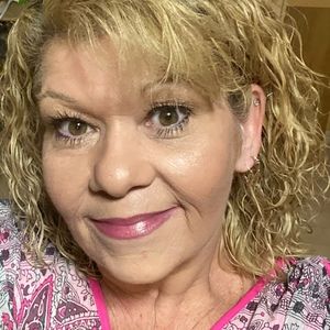 Meet your Posher, Denise